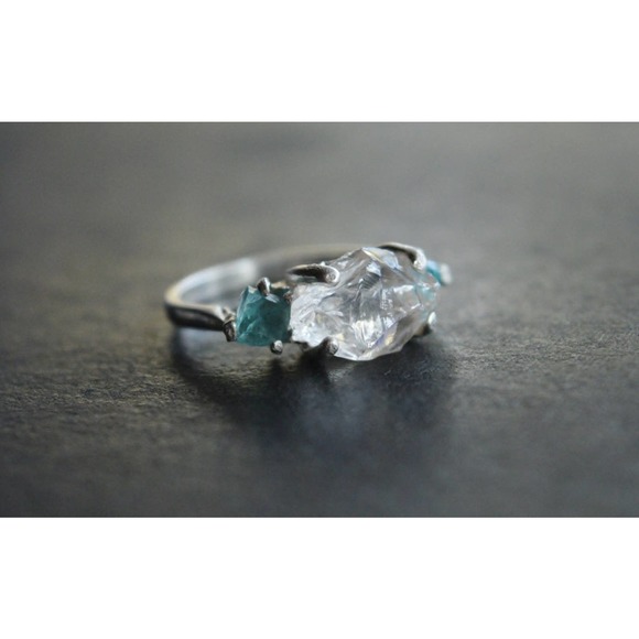 alternative raw diamond engagement ring raw crystal size 4 5 6 7 8 8 9 1… - Picture 2 of 5